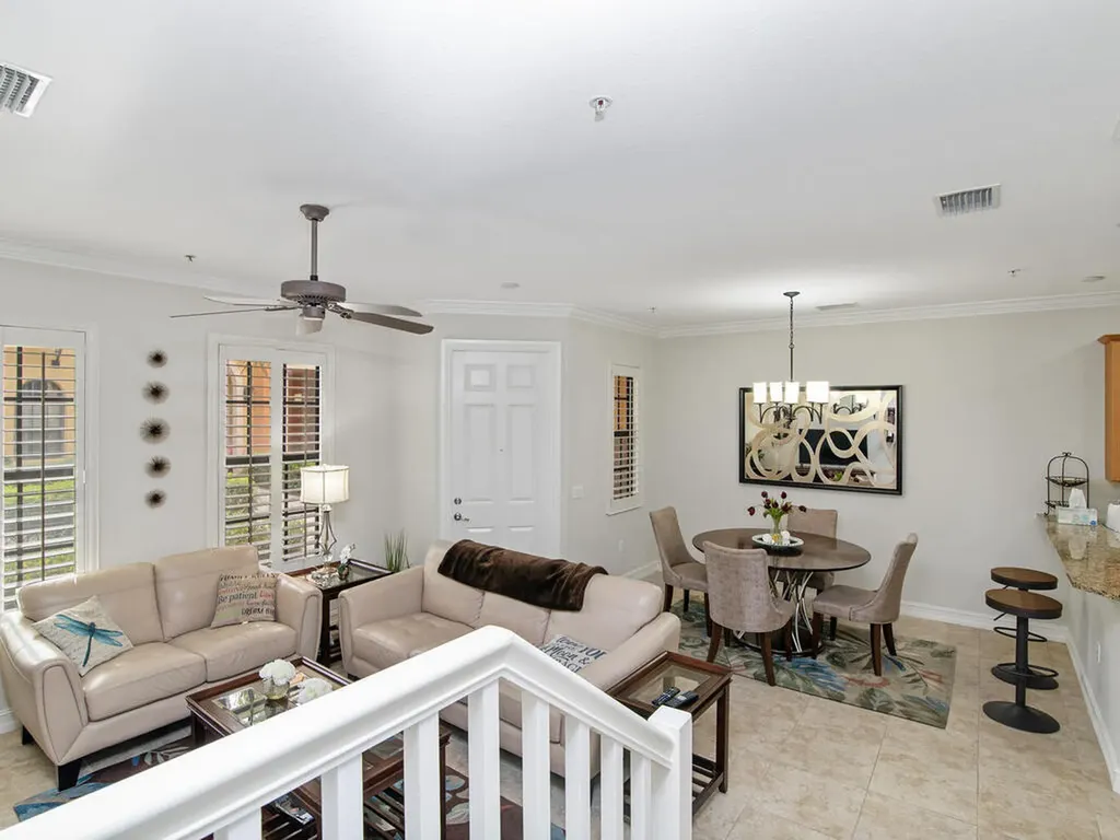 9146 Chula Vista Street Naples FL 34113