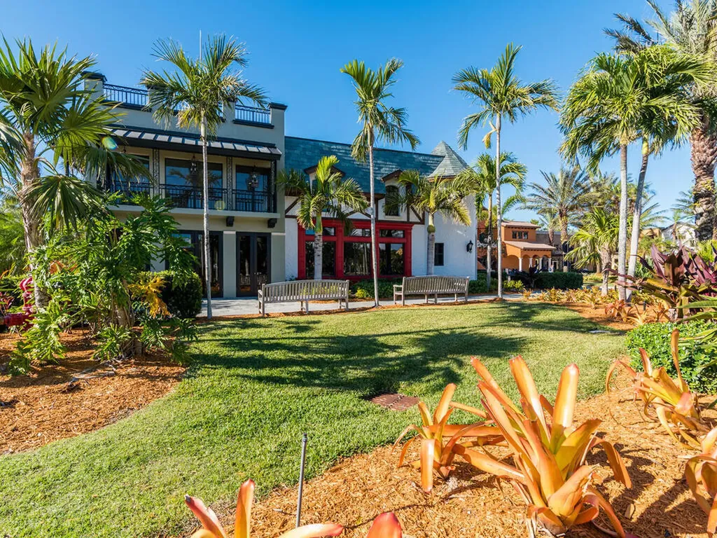 9146 Chula Vista Street Naples FL 34113