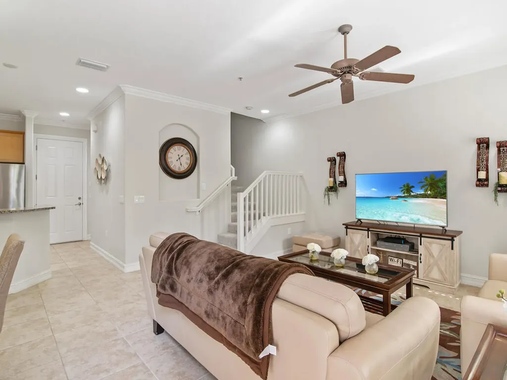 9146 Chula Vista Street Naples FL 34113