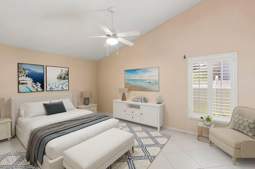 2052 Piccadilly Circus Naples FL 34112