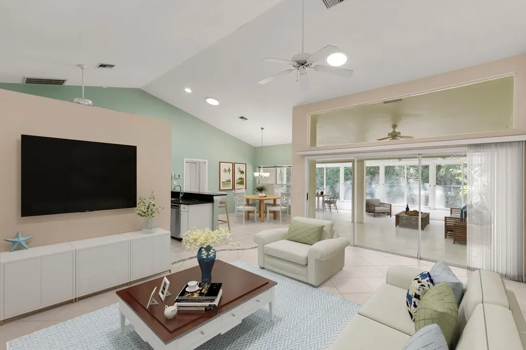 2052 Piccadilly Circus Naples FL 34112