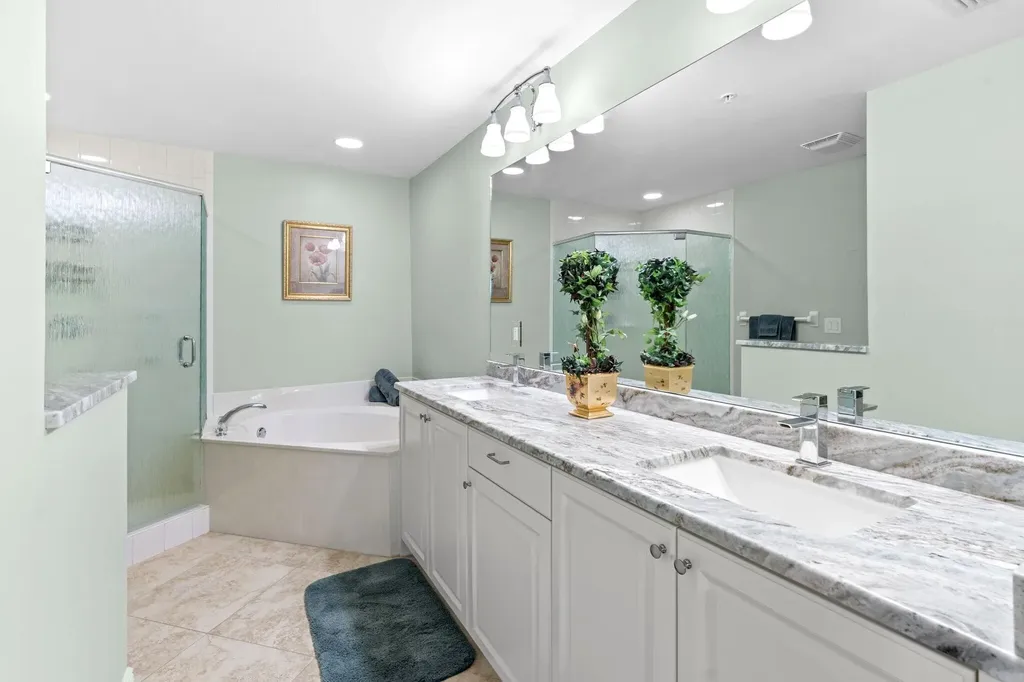 337 Vintage Bay Marco Island FL 34145