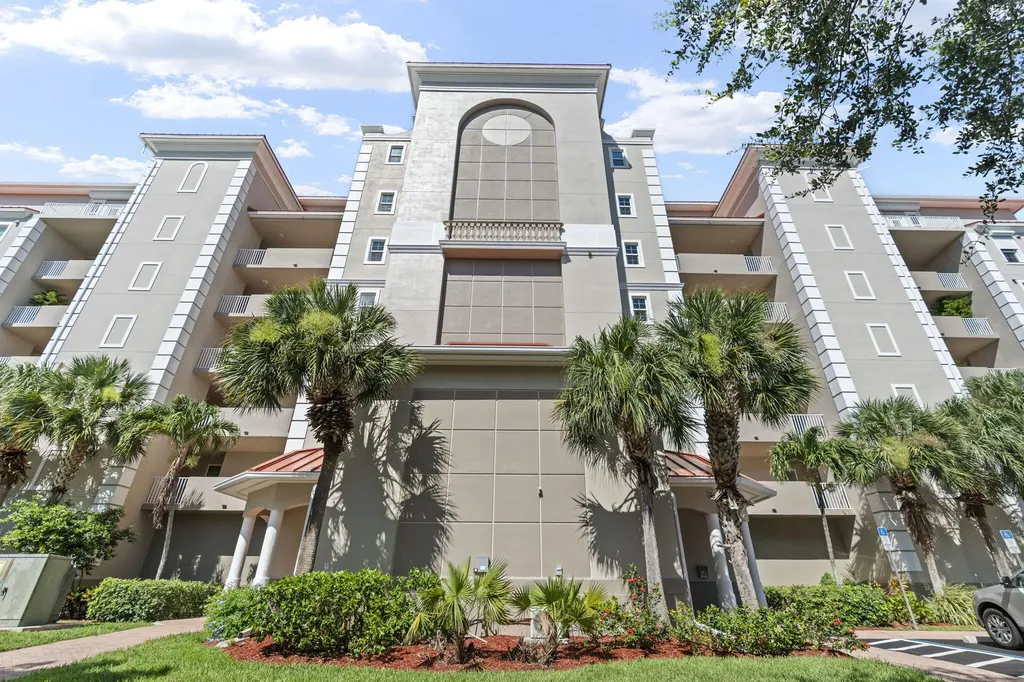 337 Vintage Bay Marco Island FL 34145