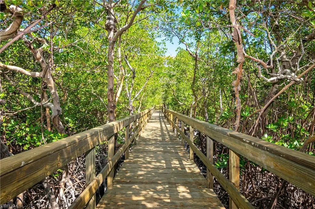 337 Vintage Bay Marco Island FL 34145