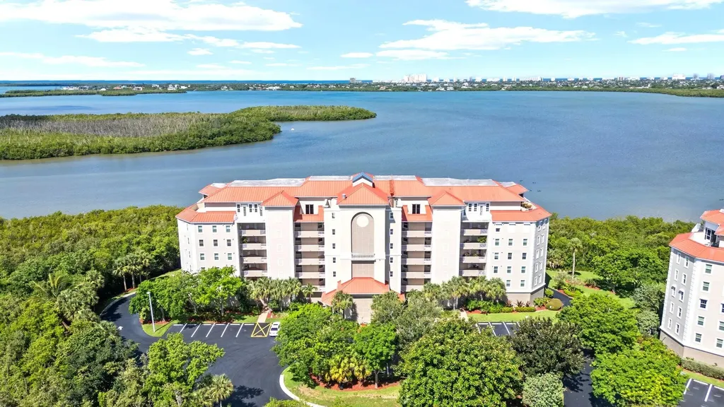 337 Vintage Bay Marco Island FL 34145