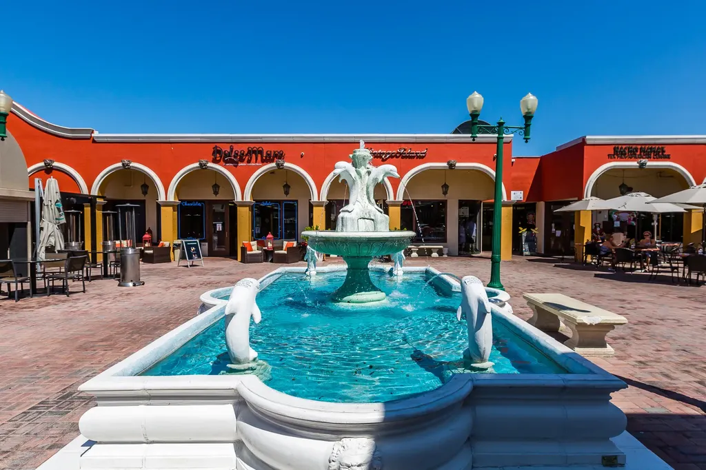 337 Vintage Bay Marco Island FL 34145