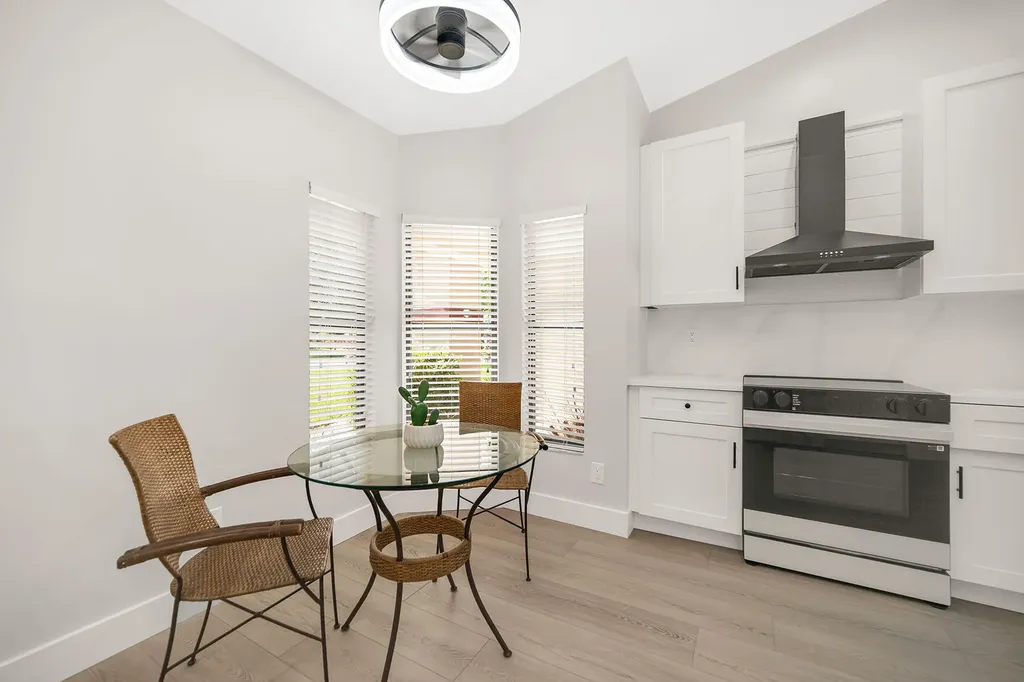 581 Country Walk Court Naples FL 34104