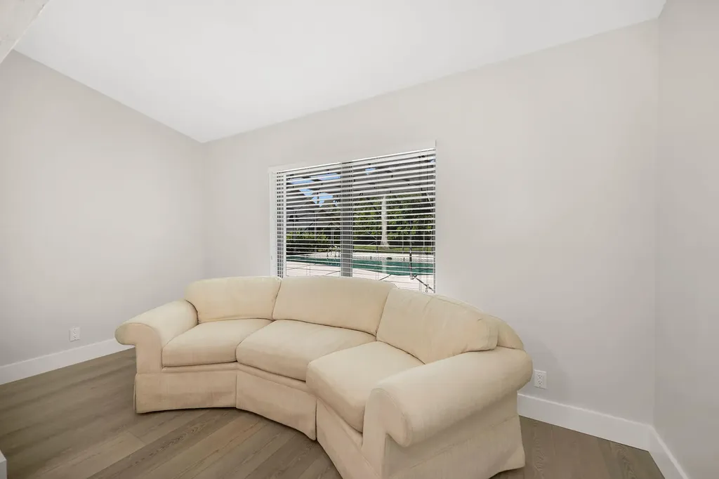 581 Country Walk Court Naples FL 34104