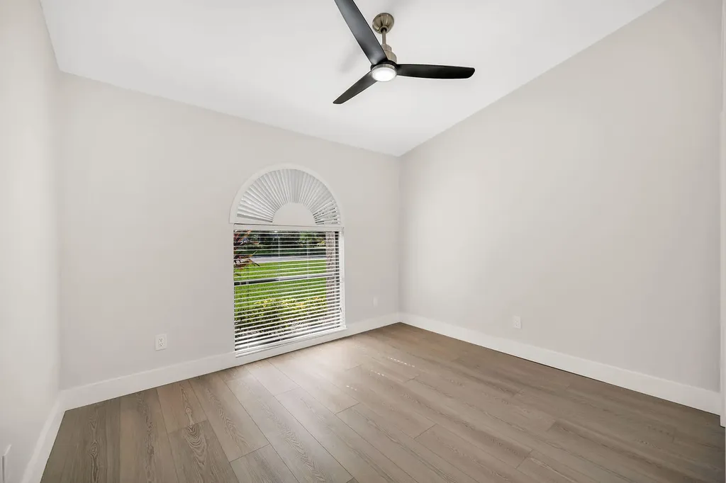 581 Country Walk Court Naples FL 34104