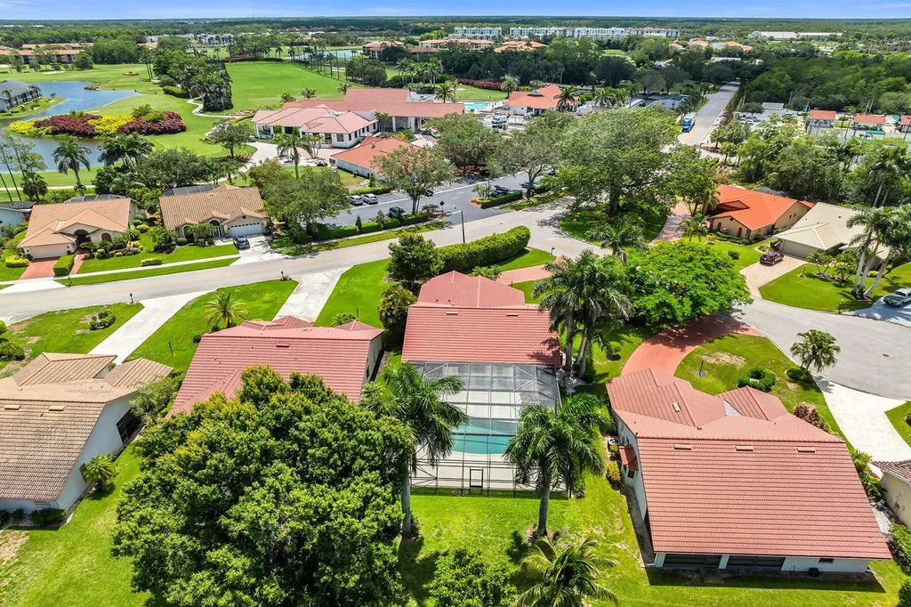 581 Country Walk Court Naples FL 34104