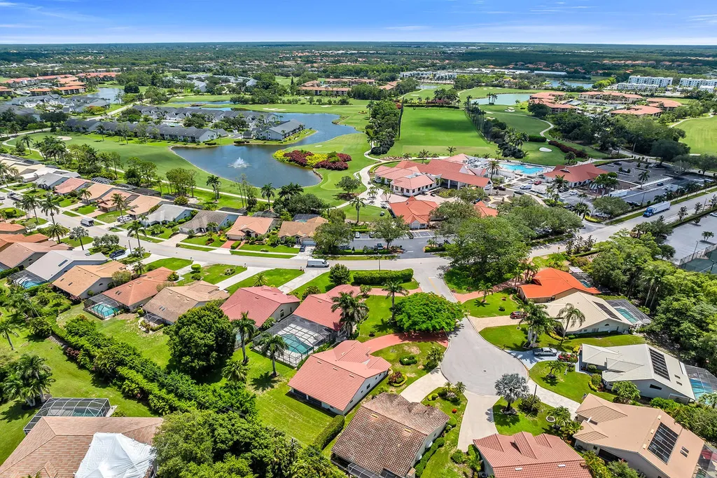 581 Country Walk Court Naples FL 34104