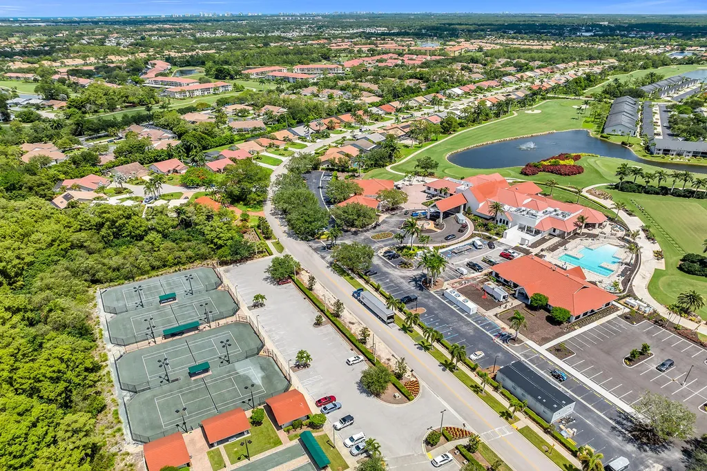 581 Country Walk Court Naples FL 34104