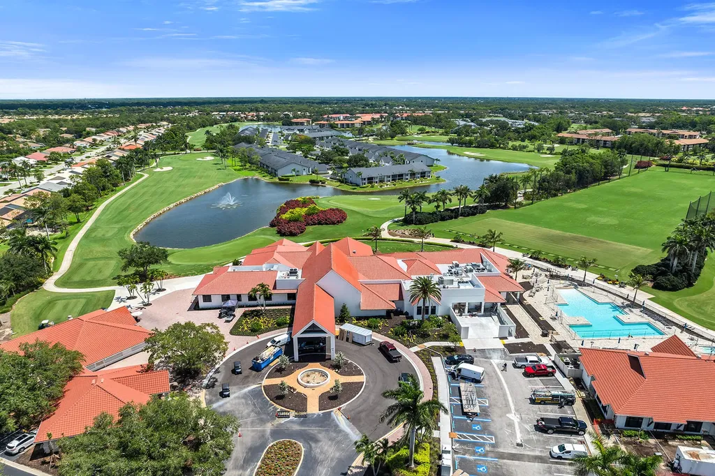 581 Country Walk Court Naples FL 34104