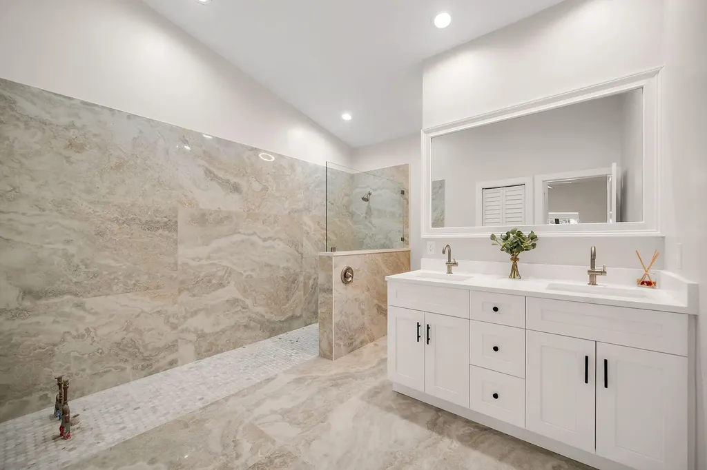 581 Country Walk Court Naples FL 34104