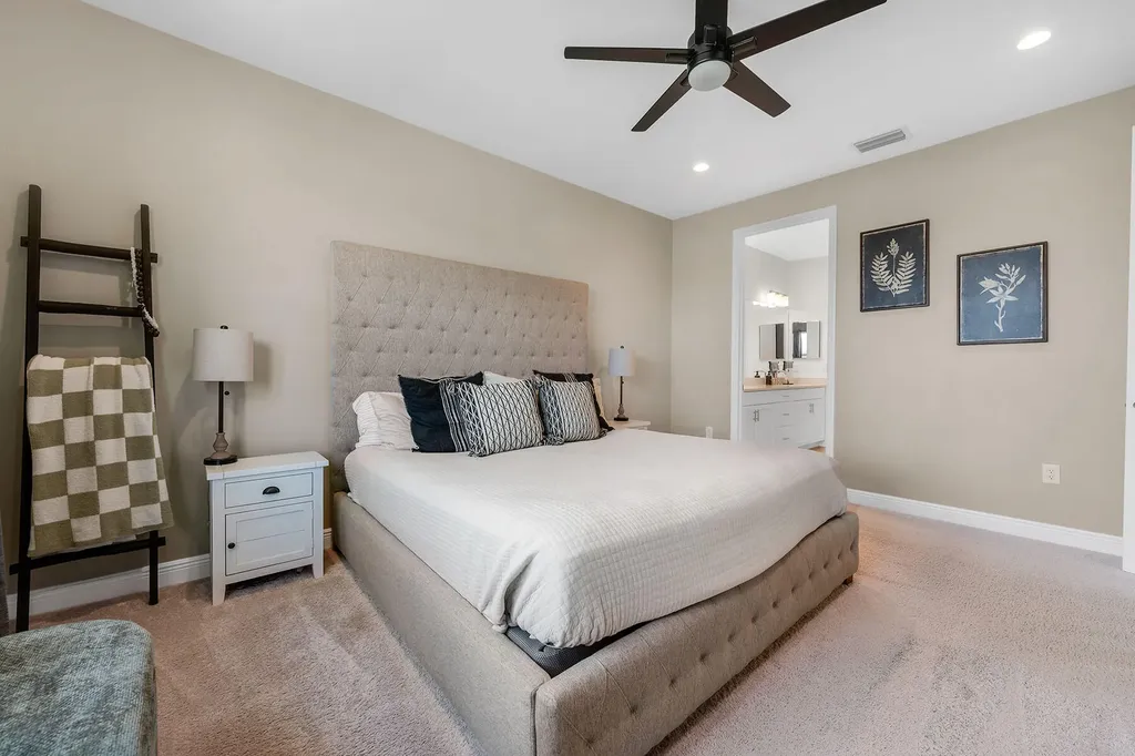 2543 Seychelles Drive Naples FL 34112