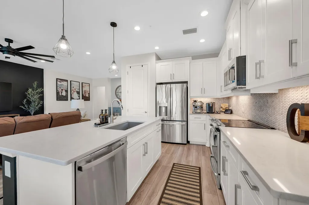 2543 Seychelles Drive Naples FL 34112