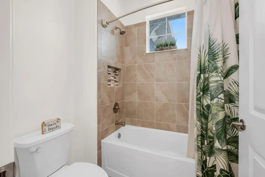 2543 Seychelles Drive Naples FL 34112