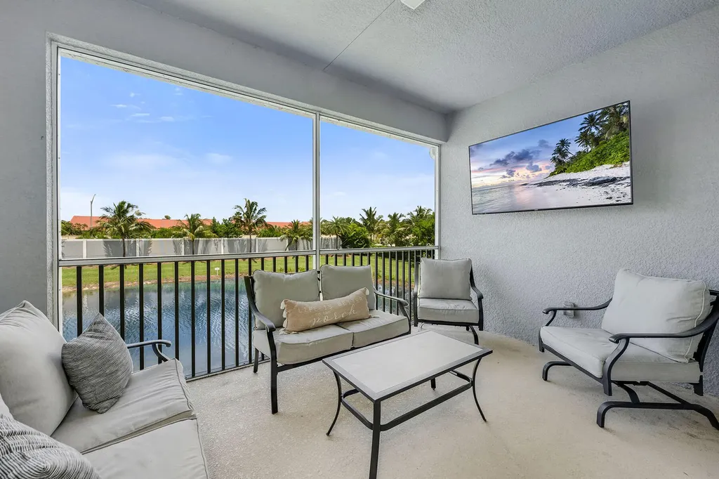 2543 Seychelles Drive Naples FL 34112