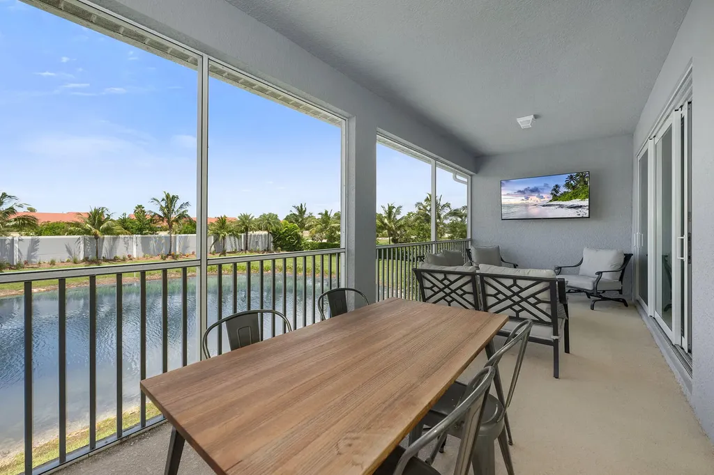 2543 Seychelles Drive Naples FL 34112