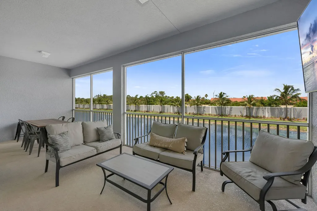 2543 Seychelles Drive Naples FL 34112