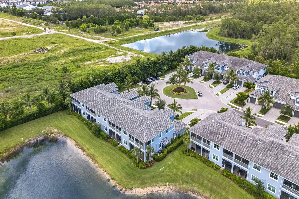 2543 Seychelles Drive Naples FL 34112