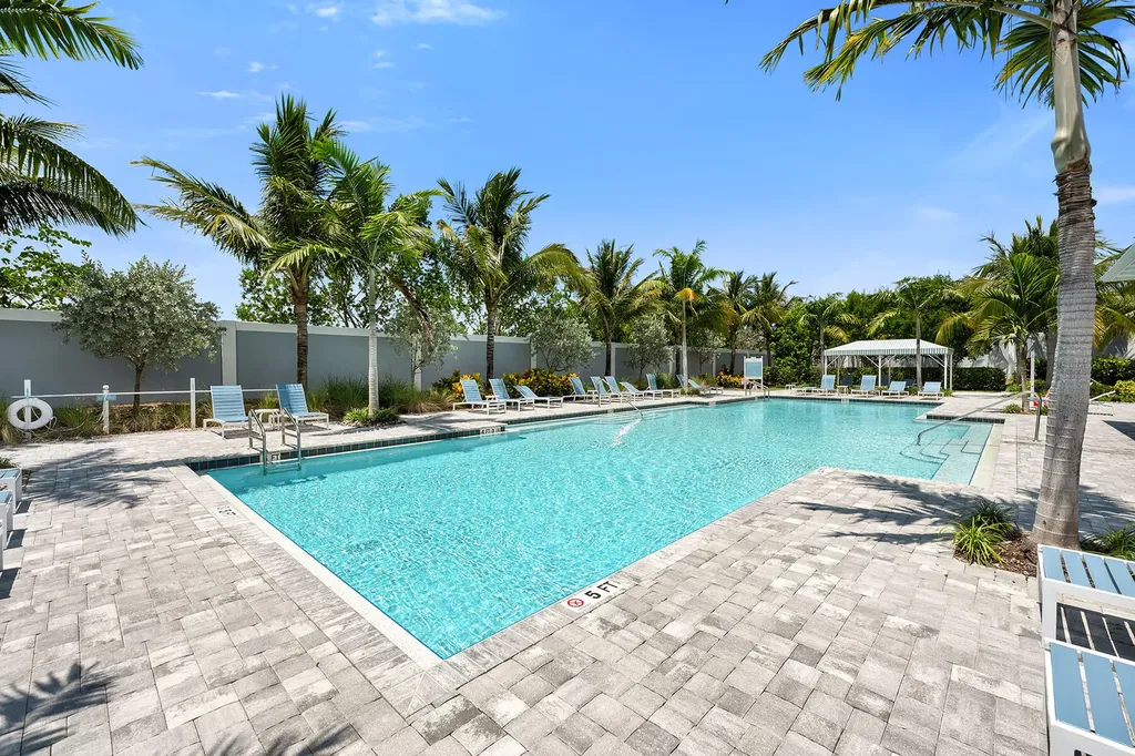 2543 Seychelles Drive Naples FL 34112