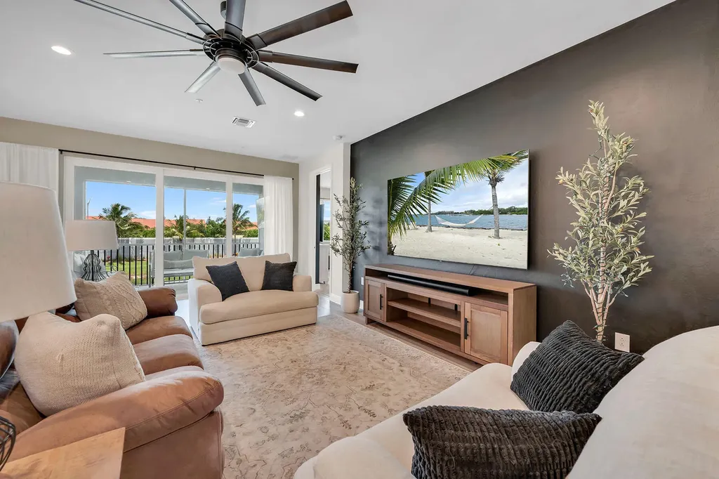 2543 Seychelles Drive Naples FL 34112