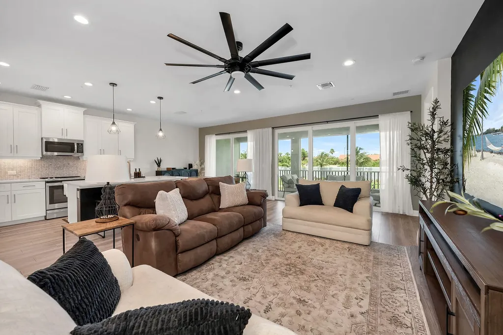 2543 Seychelles Drive Naples FL 34112