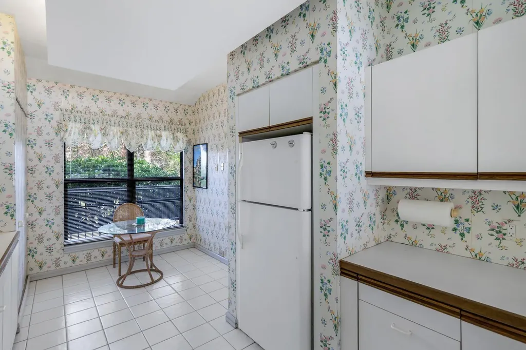 210 La Peninsula Boulevard Naples FL 34113