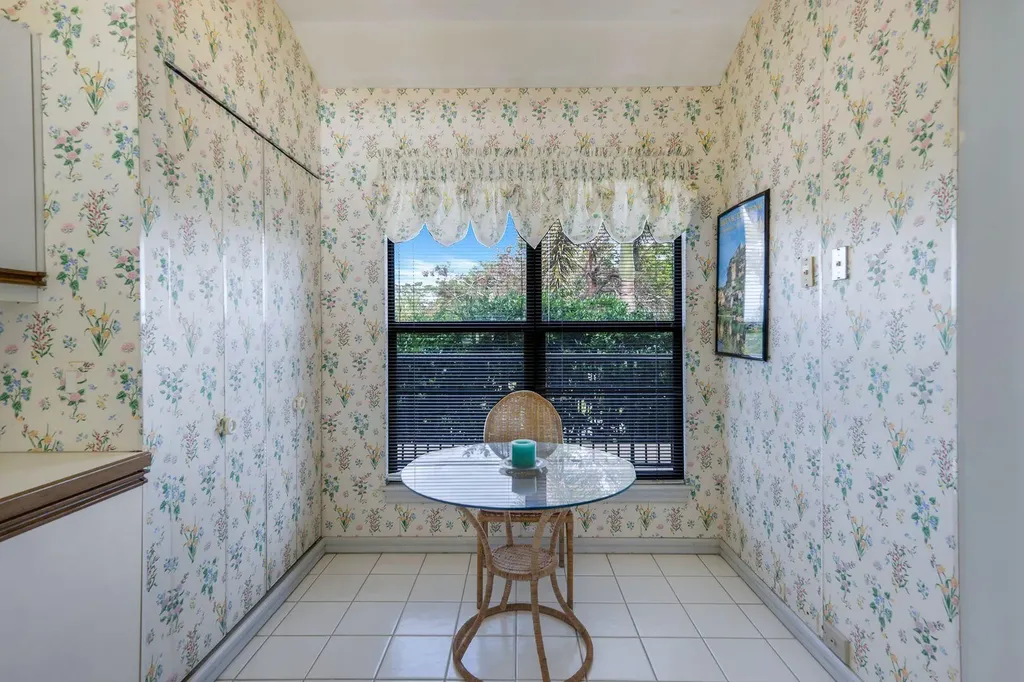 210 La Peninsula Boulevard Naples FL 34113