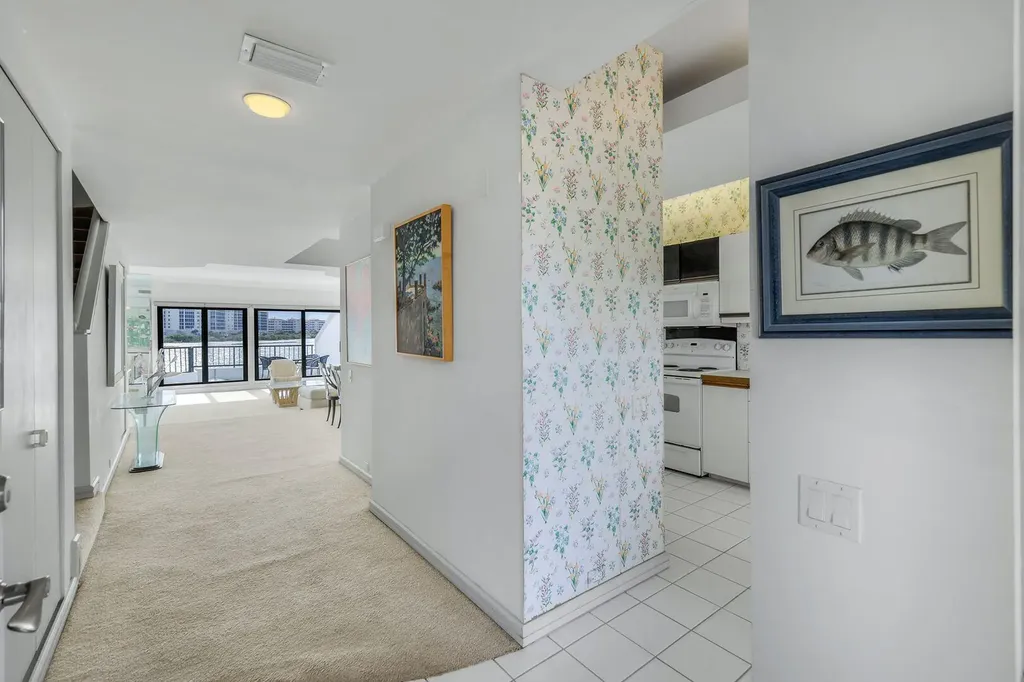 210 La Peninsula Boulevard Naples FL 34113