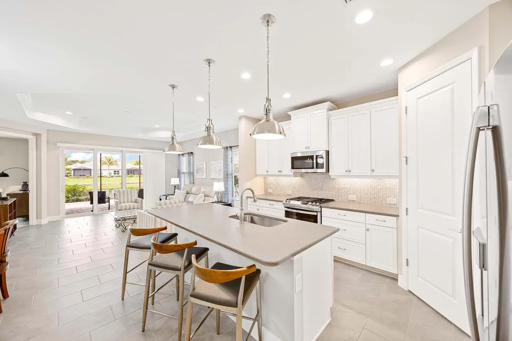 2303 Marquesa Circle Naples FL 34112