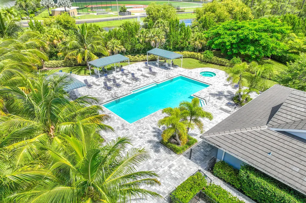 2303 Marquesa Circle Naples FL 34112