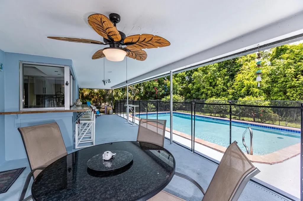 211 W Flamingo Circle Marco Island FL 34145