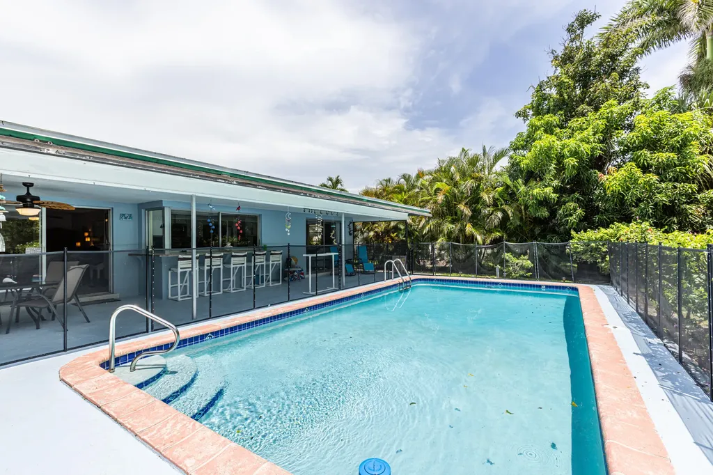 211 W Flamingo Circle Marco Island FL 34145