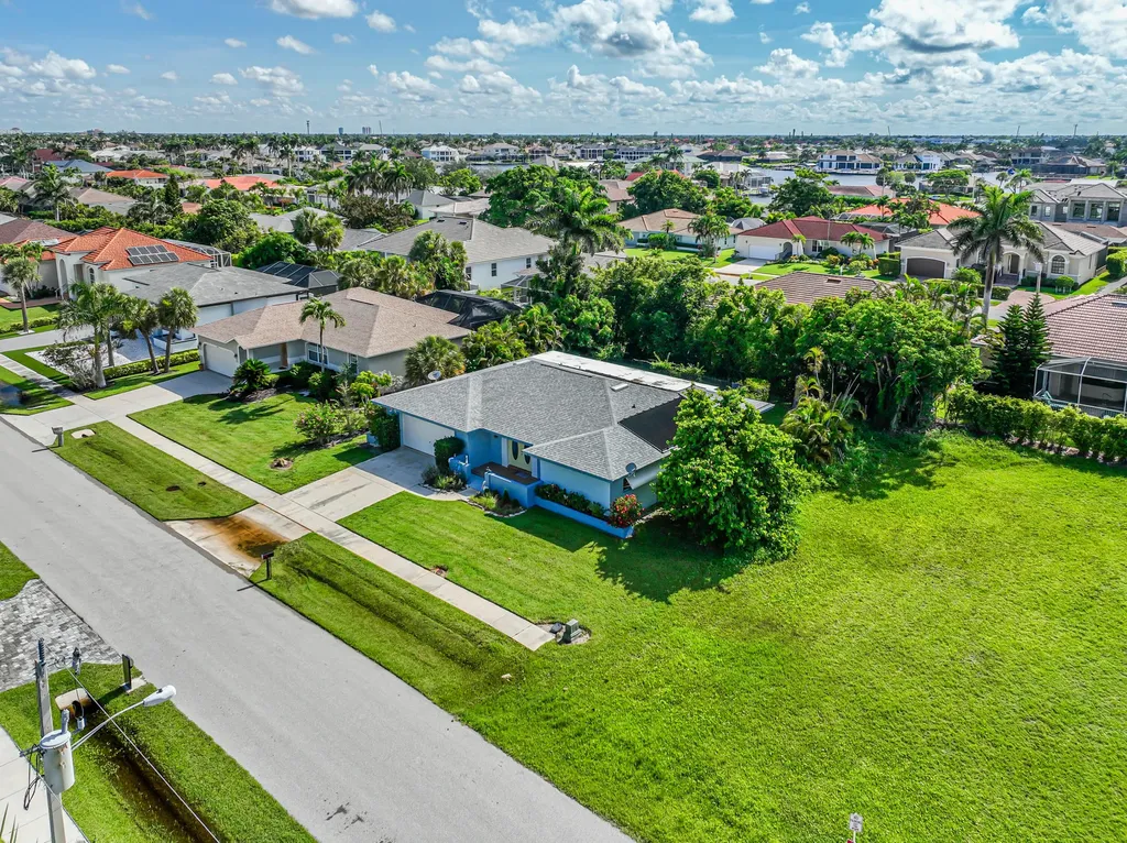 211 W Flamingo Circle Marco Island FL 34145