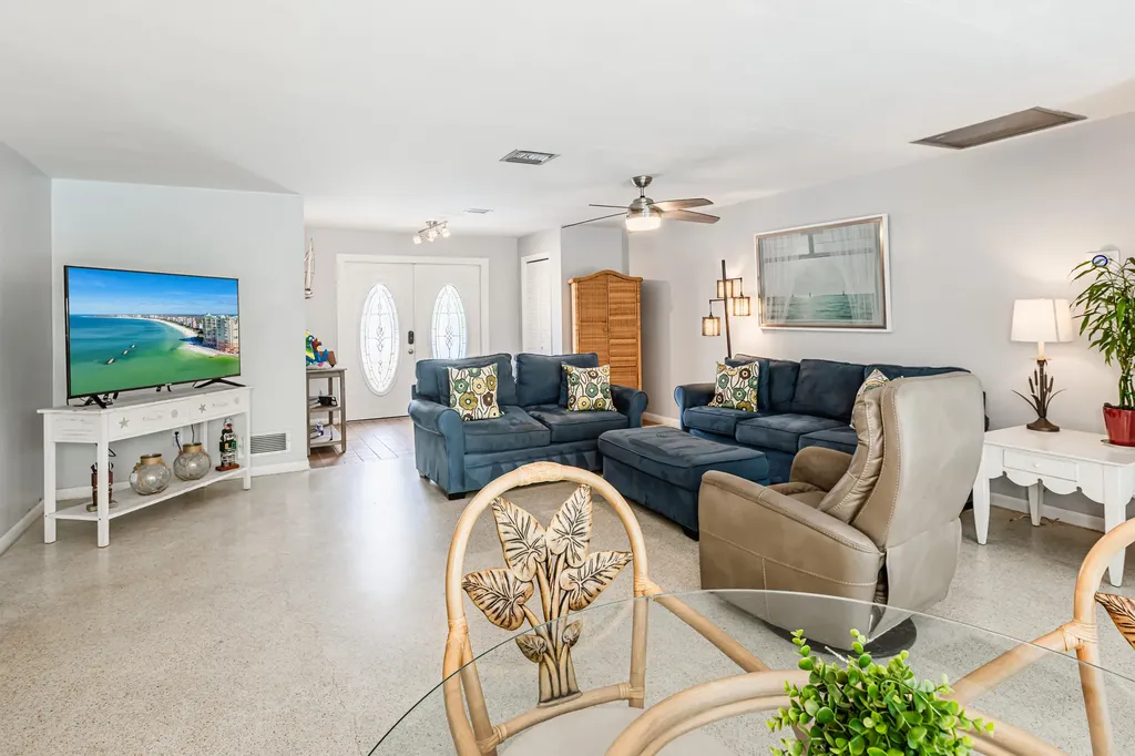 211 W Flamingo Circle Marco Island FL 34145