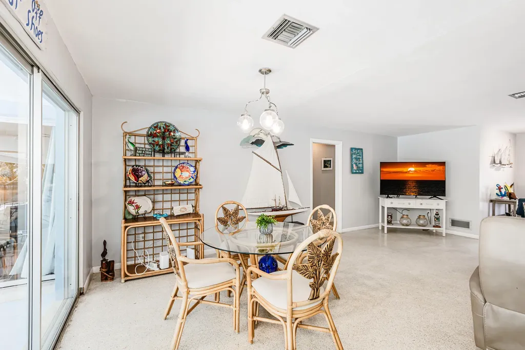 211 W Flamingo Circle Marco Island FL 34145