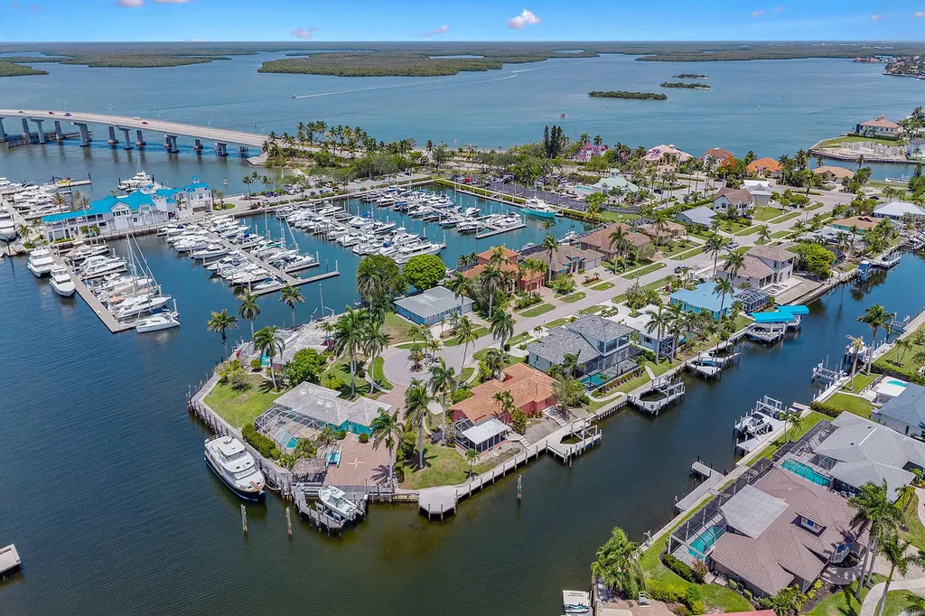 848 Buttonwood Court Marco Island FL 34145