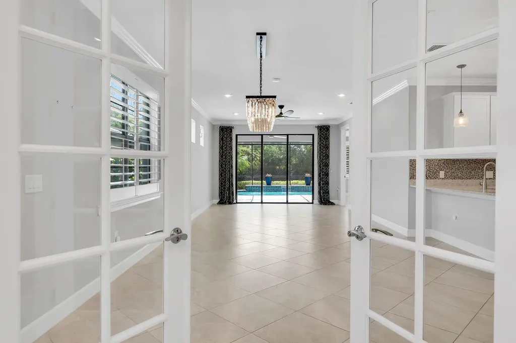 7690 Jacaranda Lane Naples FL 34114