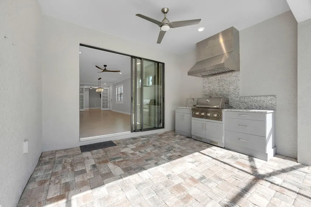 7690 Jacaranda Lane Naples FL 34114