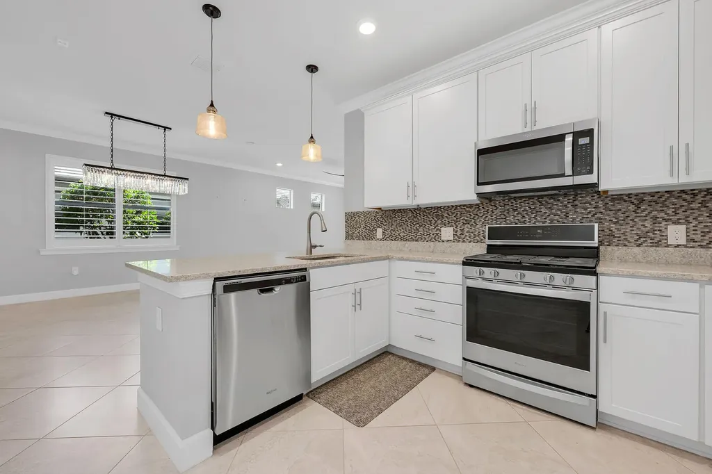 7690 Jacaranda Lane Naples FL 34114