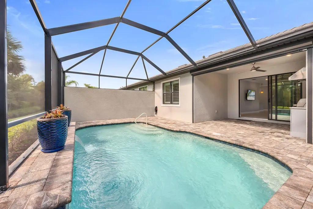 7690 Jacaranda Lane Naples FL 34114