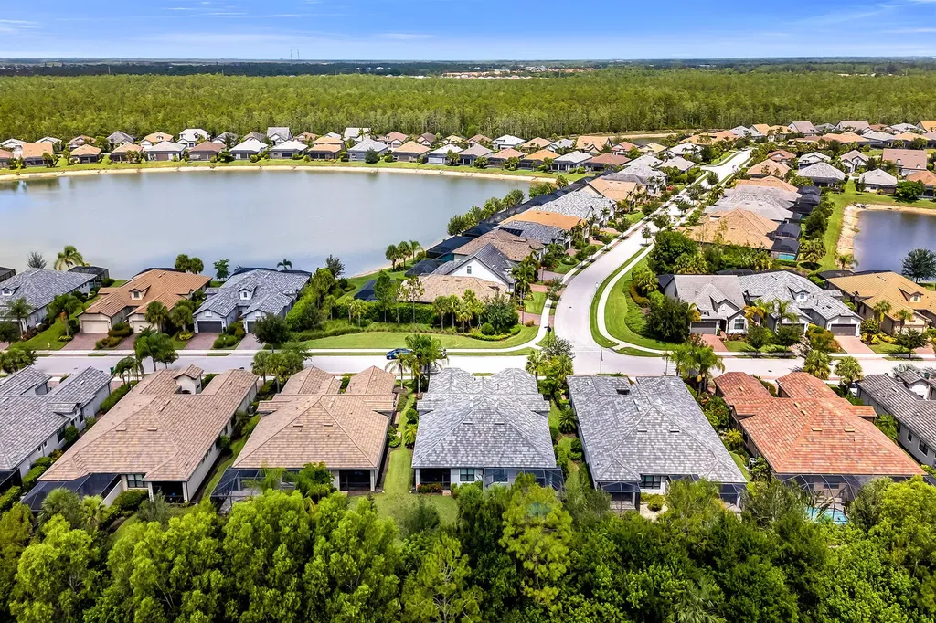 7690 Jacaranda Lane Naples FL 34114