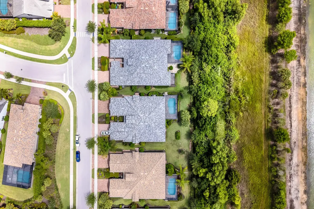 7690 Jacaranda Lane Naples FL 34114