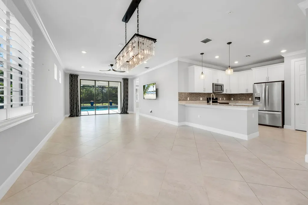 7690 Jacaranda Lane Naples FL 34114