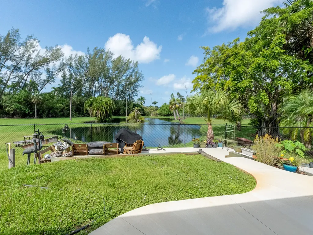 260 Price Street Naples FL 34113