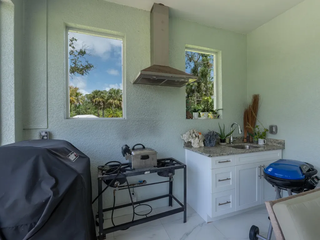 260 Price Street Naples FL 34113