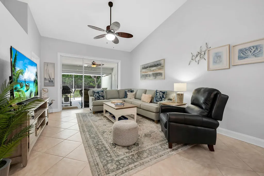 1724 Royal Circle Naples FL 34112