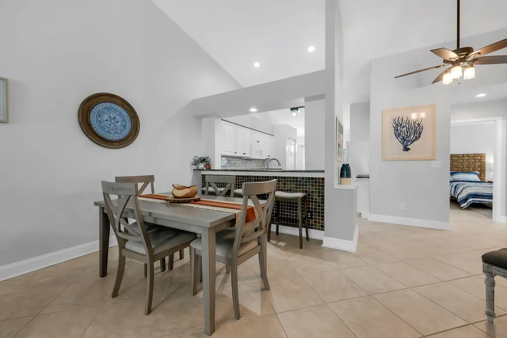 1724 Royal Circle Naples FL 34112